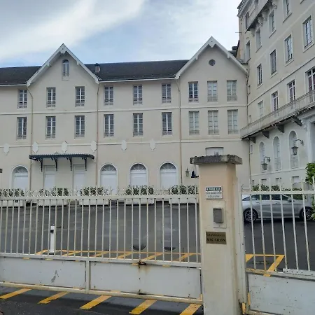 T3 Classe 2 Etoiles En Hypercentre Avec Parking Prive A Luchon Апартаменты Bagneres-de-Luchon