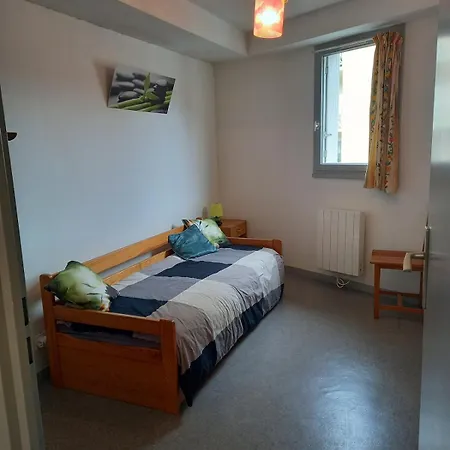 T3 Classe 2 Etoiles En Hypercentre Avec Parking Prive A Luchon *