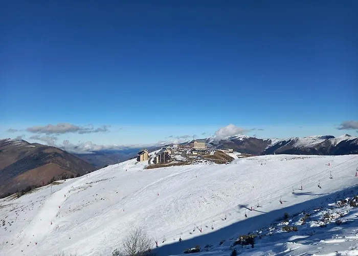 T3 Classe 2 Etoiles En Hypercentre Avec Parking Prive A Luchon