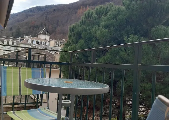 T3 Classe 2 Etoiles En Hypercentre Avec Parking Prive A Luchon * Bagneres-de-Luchon